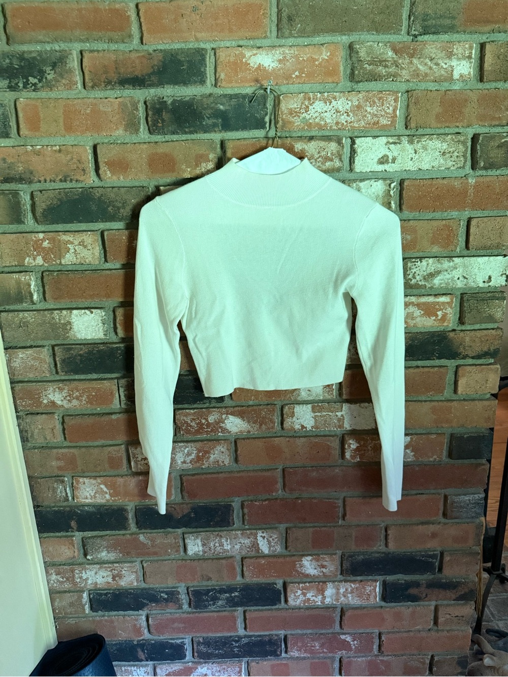 Blue Blush Cream Ribbed Mock Neck Long-Sleeve Crop Top